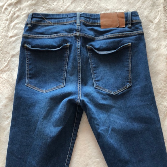 Zara Mid Rise Skinny Jeans - Picture 5 of 5